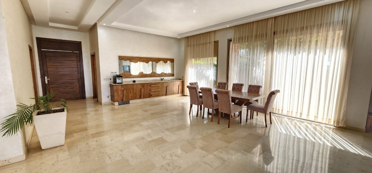 Villa de standing, Route de Tahanaout
