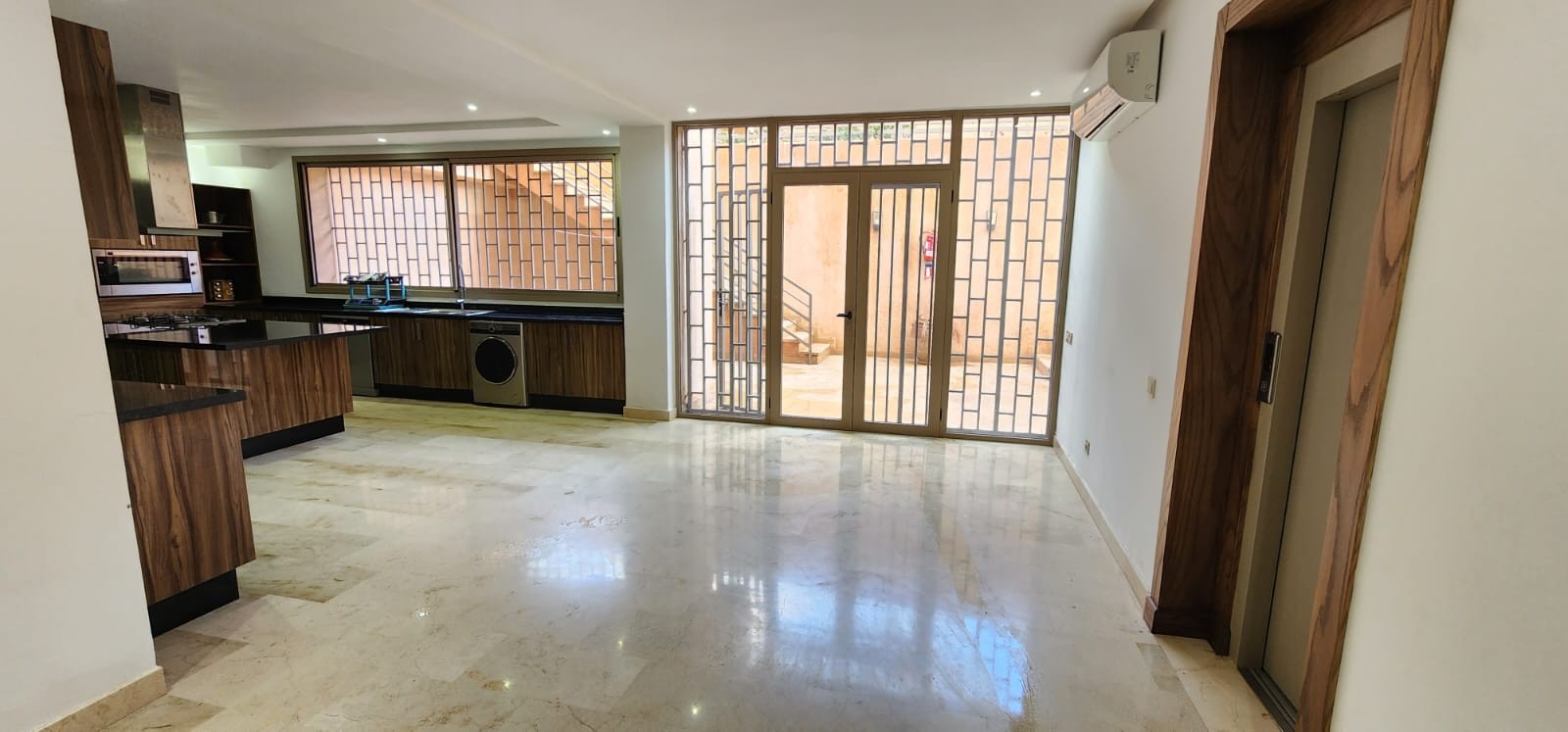 Villa de standing, Route de Tahanaout