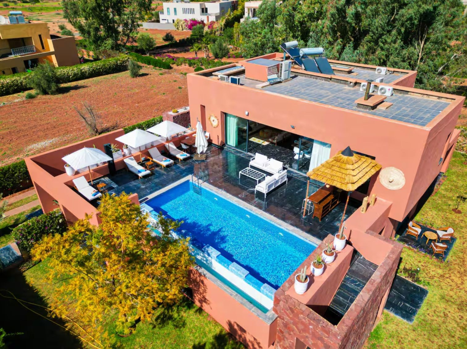 Villa, Amelkis