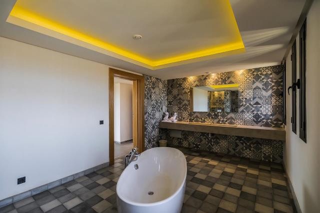Luxury villa, Amelkis area