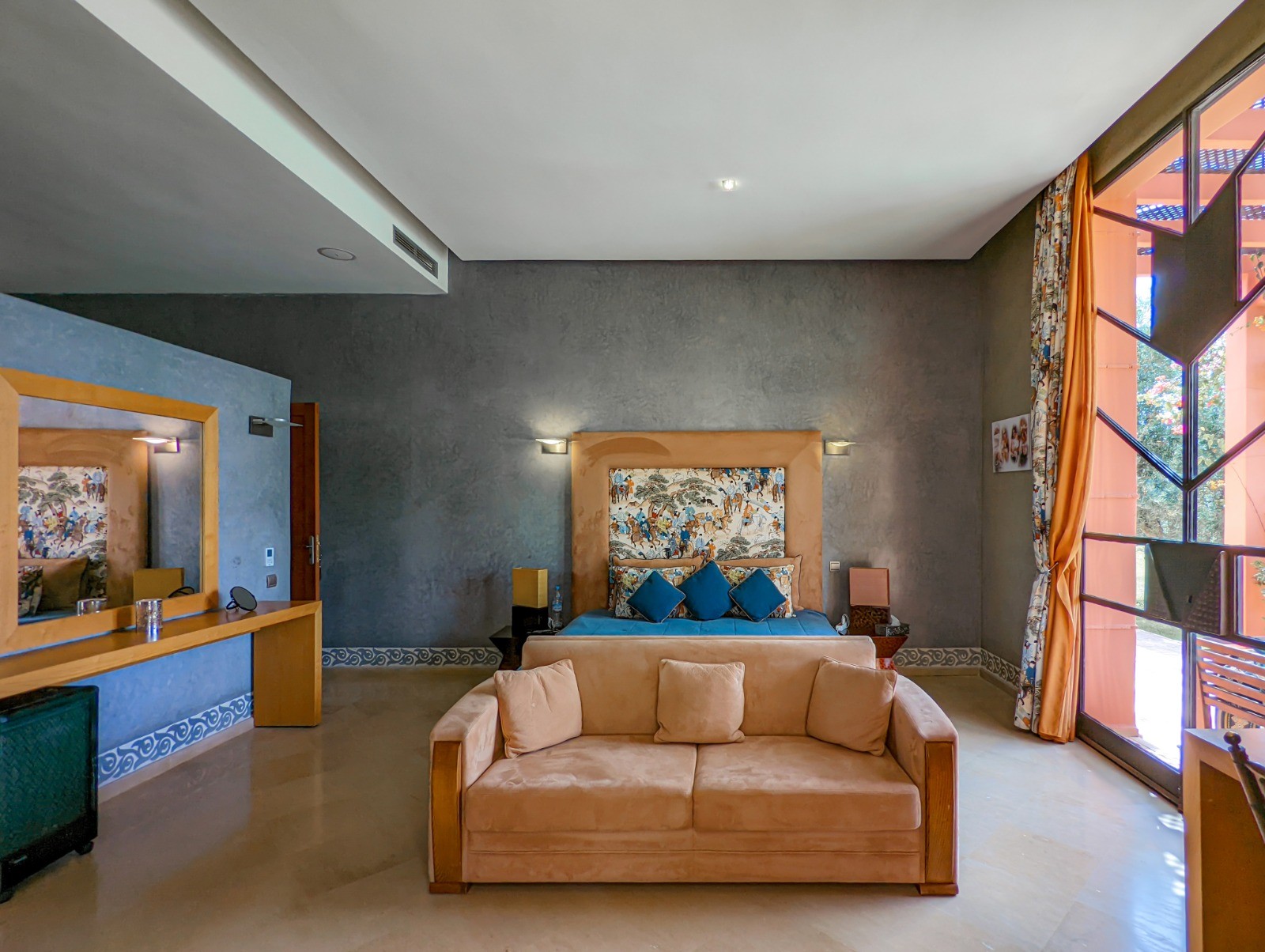 Luxury villa, Road to Ouarzazate