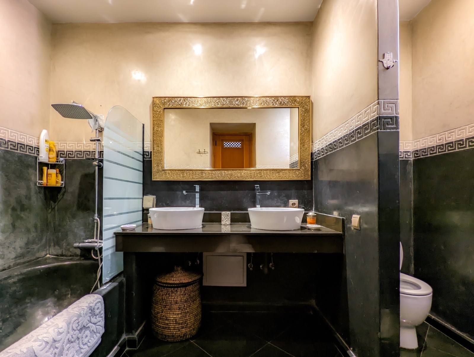 Luxury villa, Road to Ouarzazate