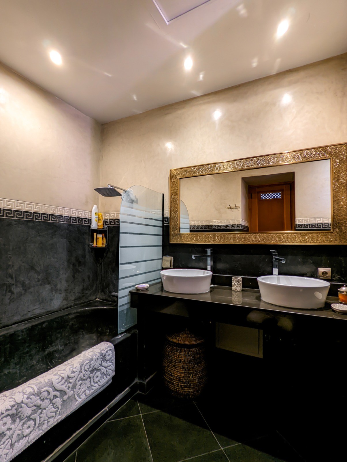 Luxury villa, Road to Ouarzazate
